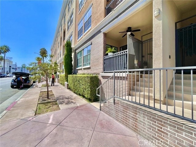 Foto del edificio - 395 E 4th St
