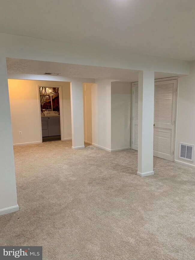 6779 Jenny Leigh Ct, Centreville, VA 20121 Townhouse for Rent in