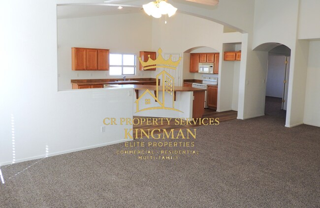 Foto del edificio - Beautiful 3+2 Split Floor plan home - Near KRMC Hualapai Mountain Campus