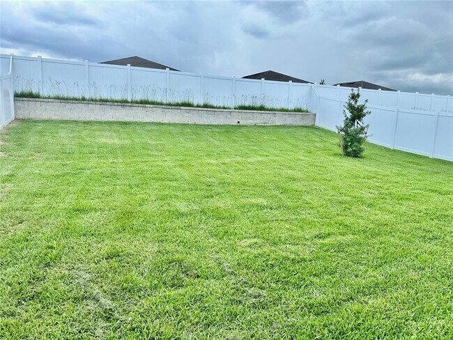 Foto del edificio - 3764 Benham Rise Rd