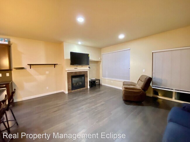 Building Photo - 2 br, 2.5 bath House - 221 164th PL SE