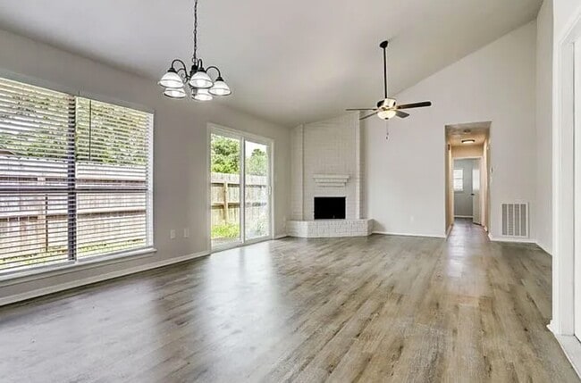 Building Photo - 5403 Diane Ct