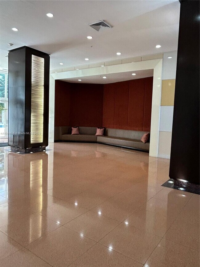 Foto del edificio - 2775 NE 187th St