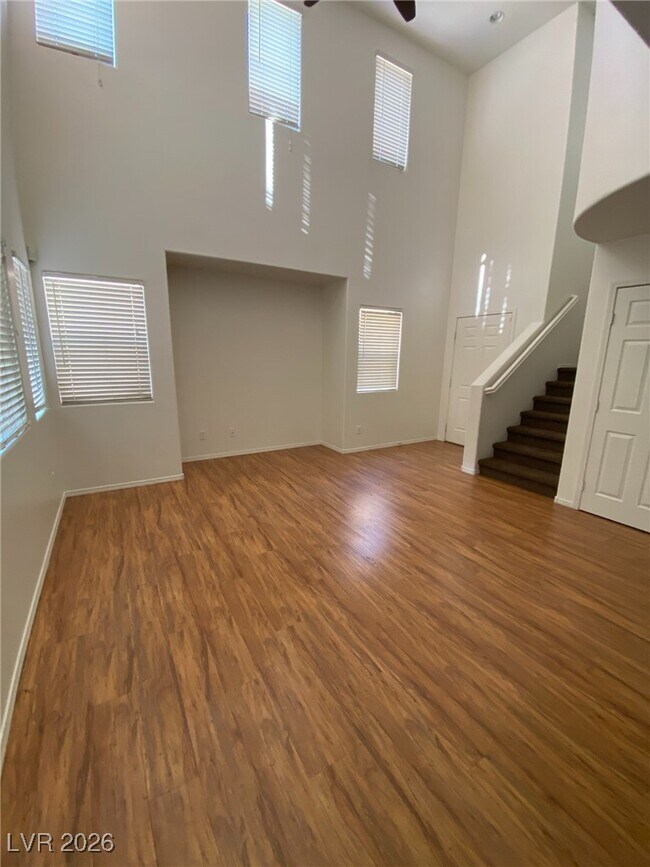 Foto del edificio - 987 Cantabria Heights Ave