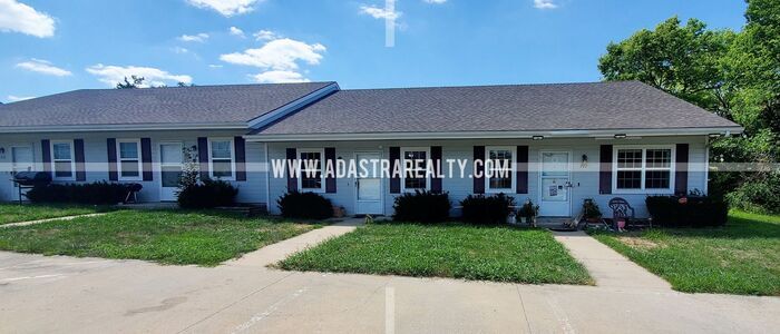 Foto principal - Beautiful 2 Bedroom/2 Bath in Raymore-Avai...
