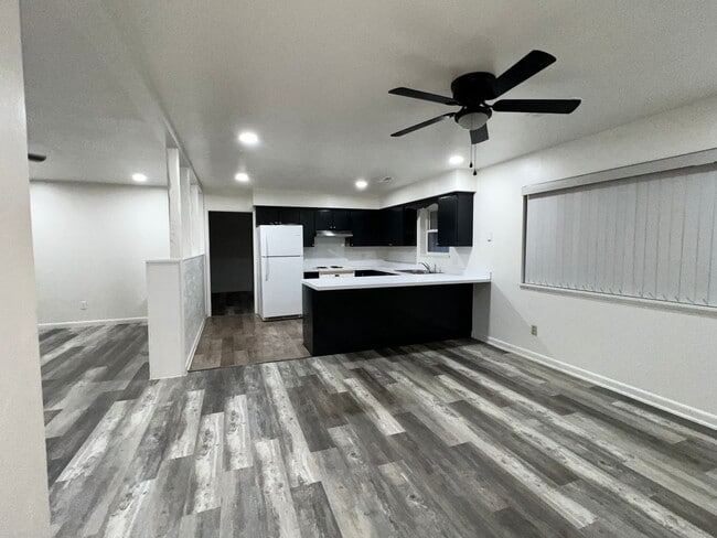 Building Photo - 1708 Theodore Dr