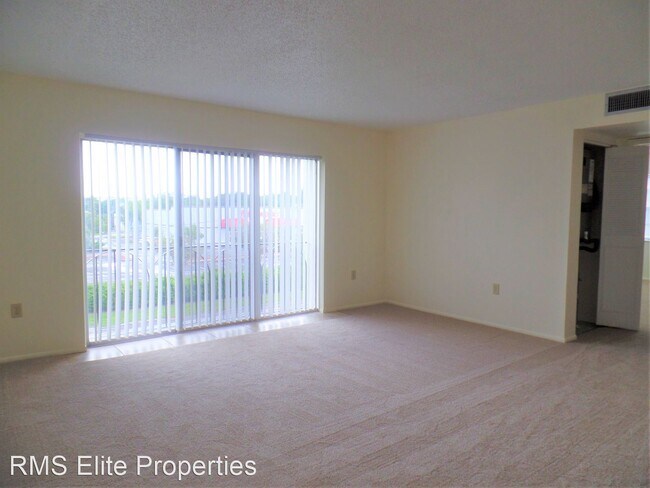 Foto del edificio - 2 br, 1 bath House - 327 34th Ave N #302