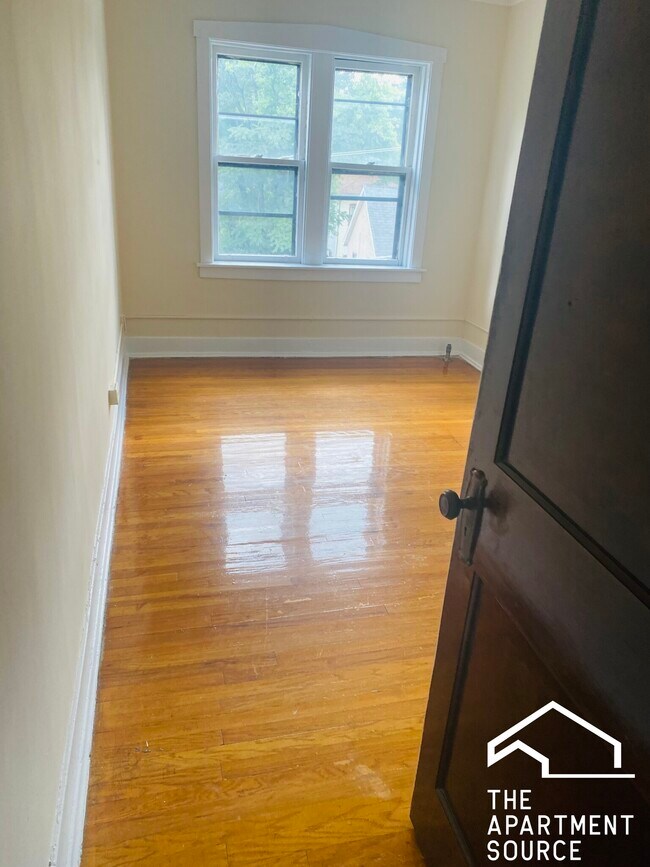 3146 S Harlem Ave Unit 2D, Riverside, IL 60546 Condo for Rent in