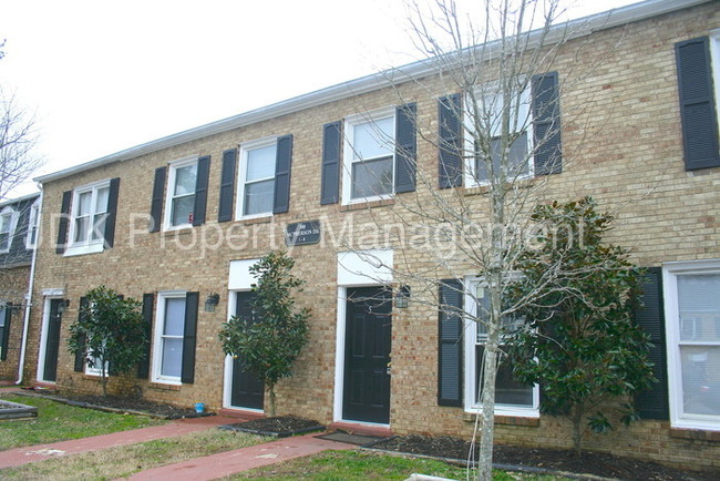 Building Photo - Apartment 13 of Mebane Downs Townhomes