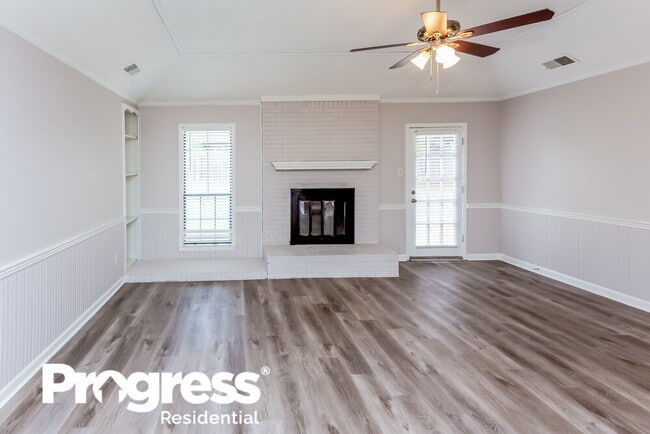 Building Photo - 4643 Chelwood Dr