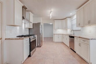 Building Photo - 22618 Dabney Manor Ln