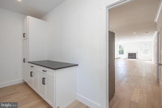 Foto del edificio - 1764 River Rd
