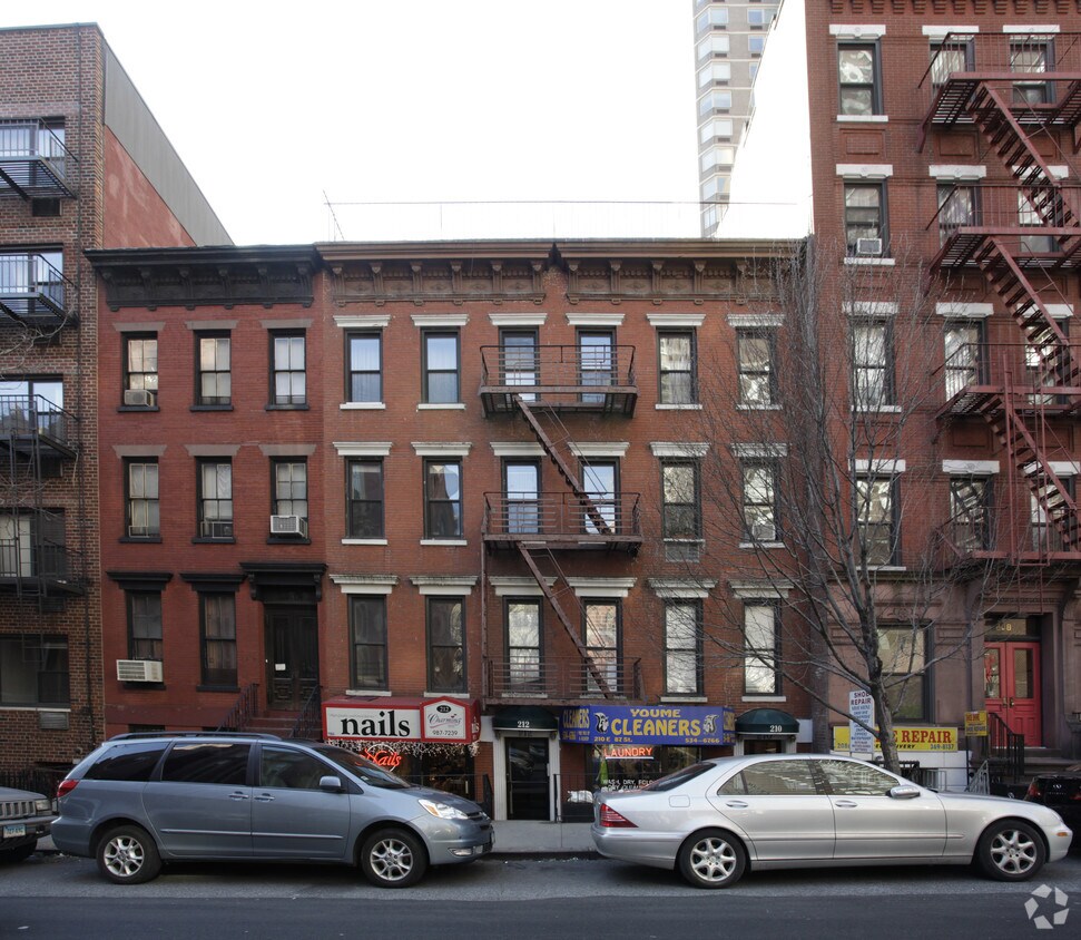 Building Photo - 210 East 87 Street