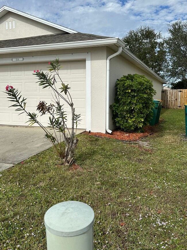 Building Photo - Single Family Home