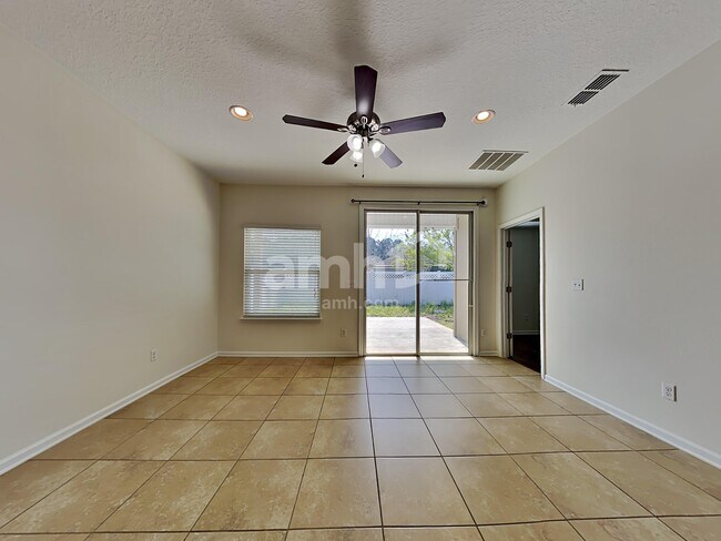 Foto del edificio - 851 Glendale Ln