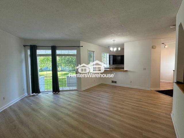 Foto del edificio - 2088 Mainstreet
