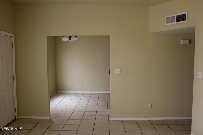 Foto del edificio - 8421 Mercury St