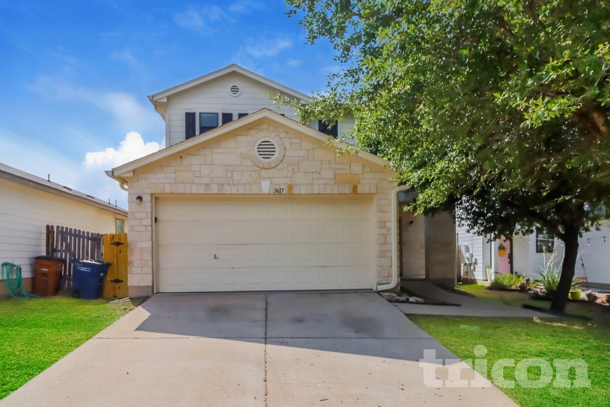 Foto principal - 5617 Victory Gallop Dr