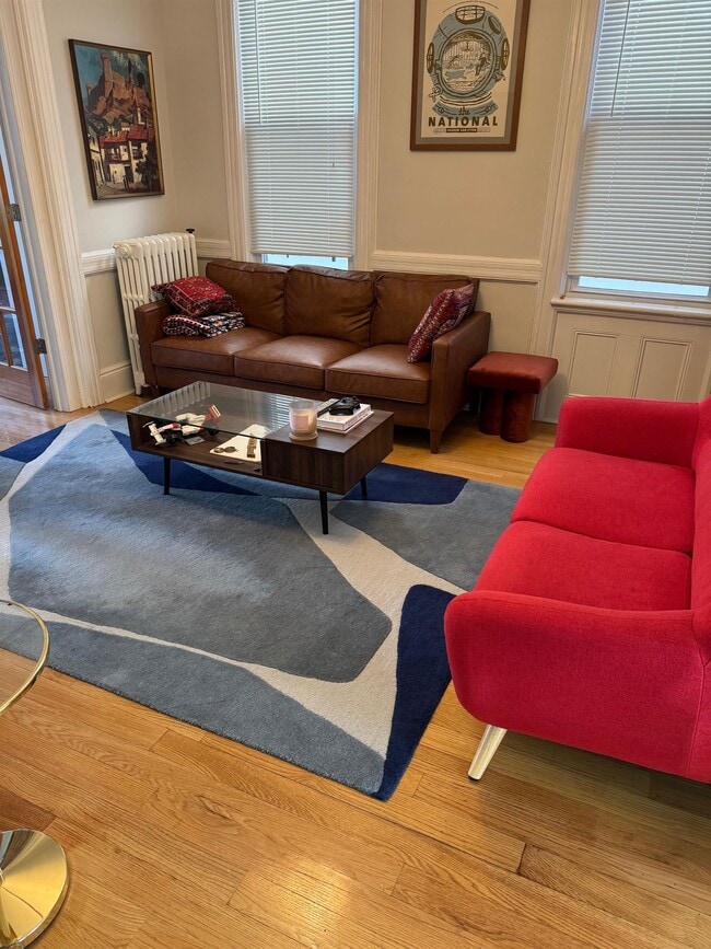 Foto del edificio - 311 Monastery Pl