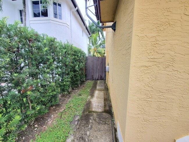 Photo - 2531 NE 41st Terrace House