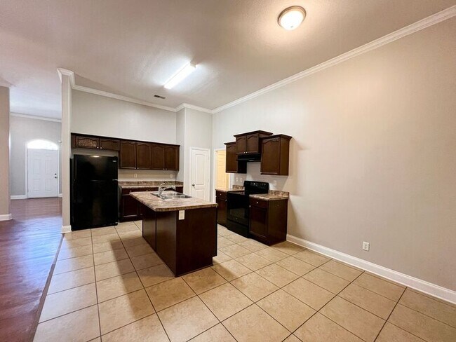 Building Photo - 6437 Arbor Lakes Dr W