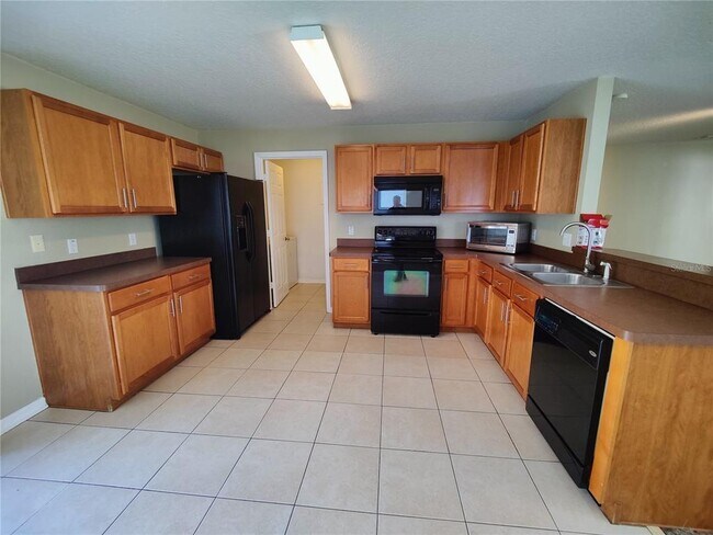 Foto del edificio - 544 Windrose Dr