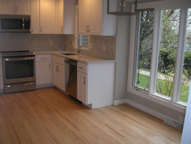 Building Photo - 64 Potter Pond