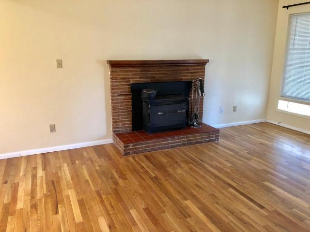 Building Photo - 3 bedroom in Seattle WA 98125