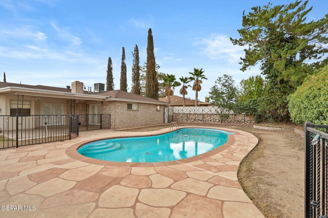 Building Photo - 1827 Mike Hill Dr