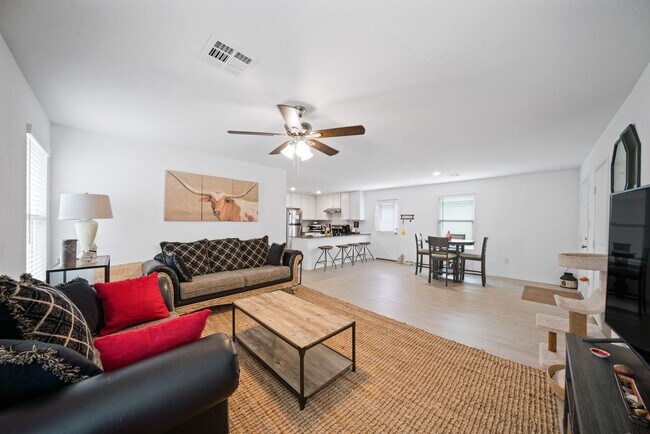 Foto del edificio - 6950 Biotite Rdg