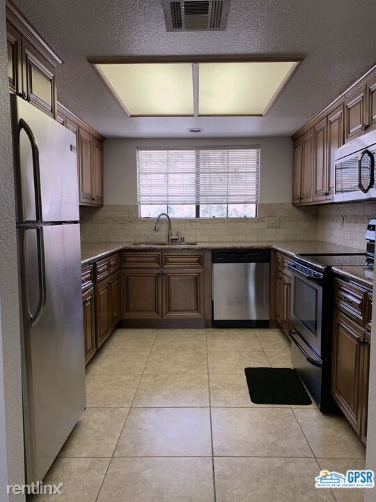 Building Photo - 2 br, 2 bath Condo - 2001 E Camino Parocel...