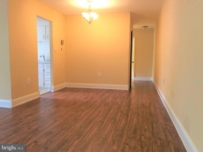 Building Photo - 9453 Fairfax Blvd