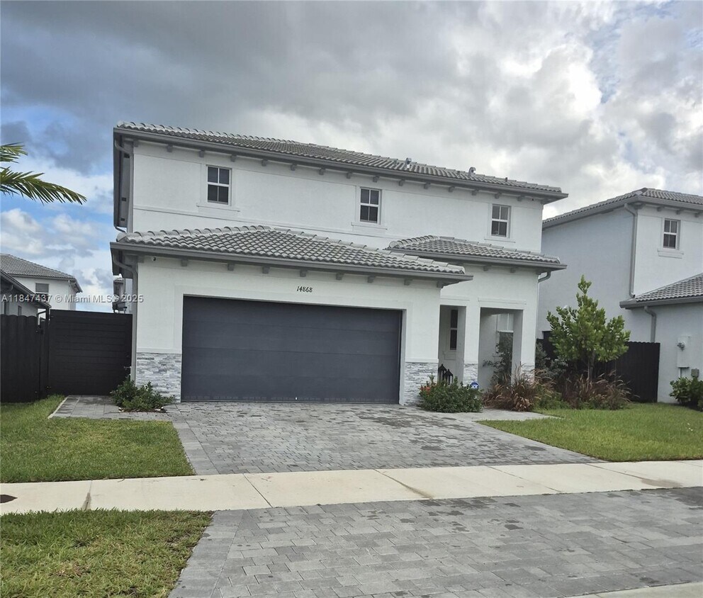 Foto principal - 14868 SW 162nd St
