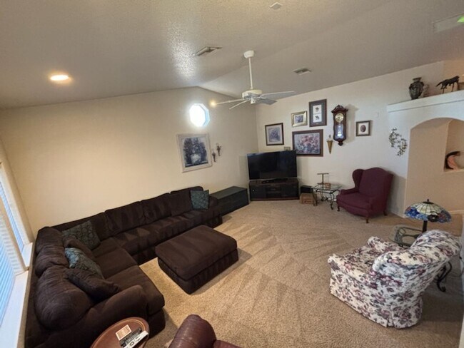 Foto del edificio - Winter Furnished Avail Jan-March 2027