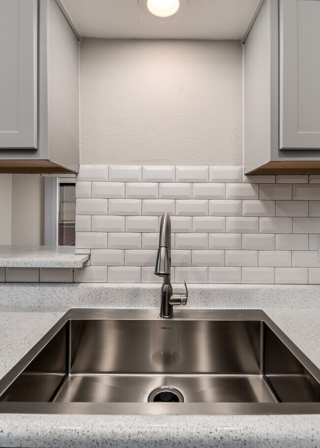 Glenridge Apartments 13610 N 51st Ave Glendale, AZ