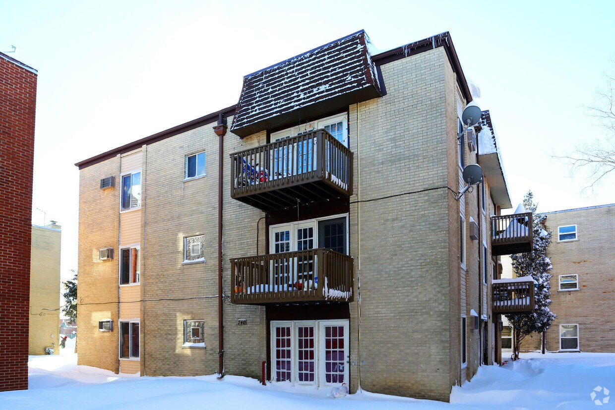 Primary Photo - 740 Piper Ln