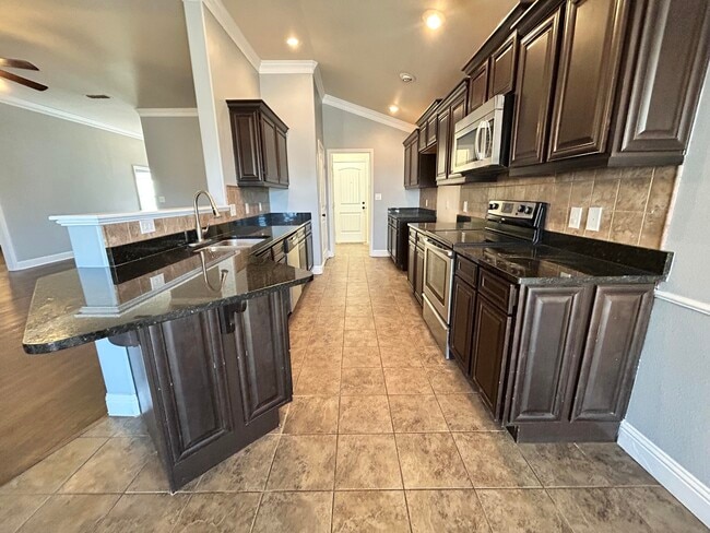 Building Photo - 5612 109th St