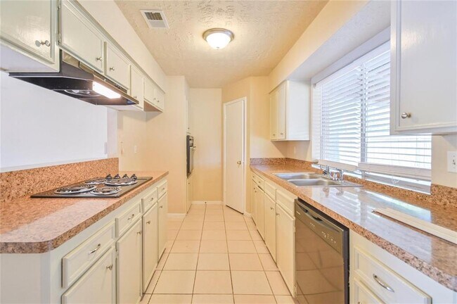 Building Photo - 4311 Jura Dr