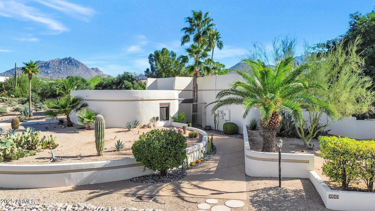 Primary Photo - 9447 E Calle De Valle Dr