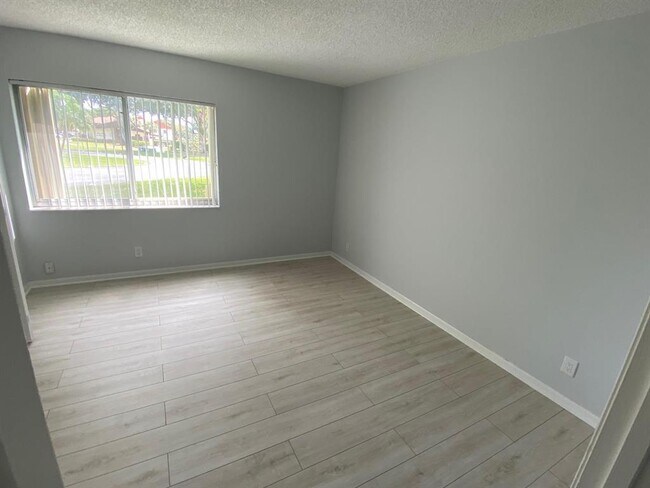 Foto del edificio - 4681 Sable Pine Cir