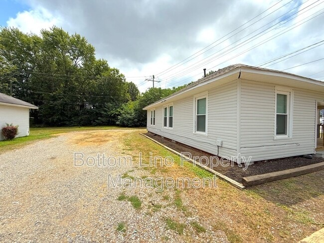 Photo - 863 Old Charlotte Rd SW House