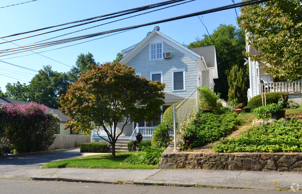 Foto del edificio - 16-20 Taylor Ave