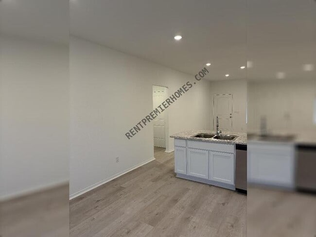 Foto del edificio - 43 Remington Ln