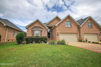 Building Photo - 3253 Gardenwood Dr
