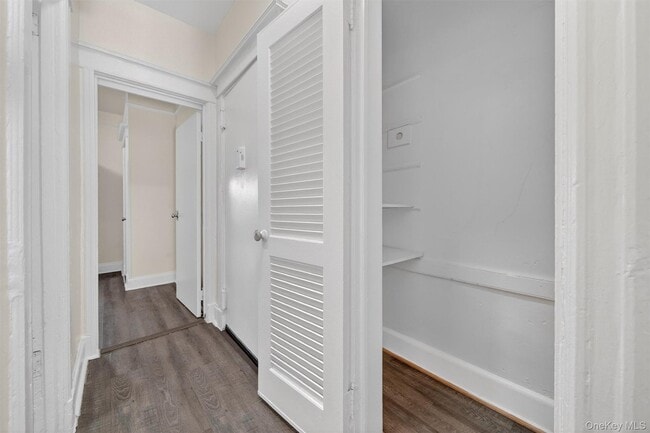 Building Photo - 74 Oak St