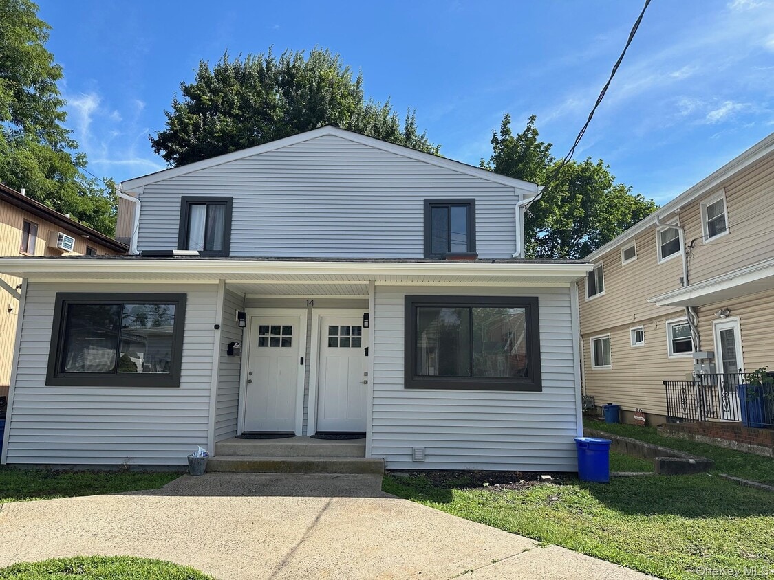Primary Photo - 14 Pequot Ave