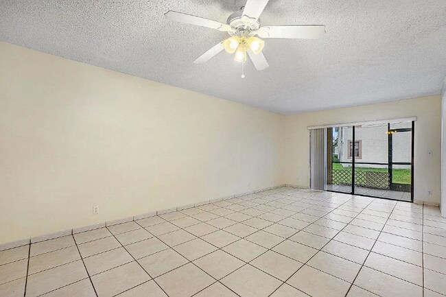 Foto del edificio - 3050 Norwood Pl