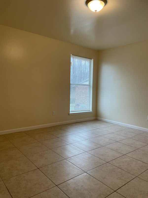 Building Photo - 1747 Morey St