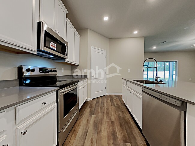 Foto del edificio - 197 Spruce Pt