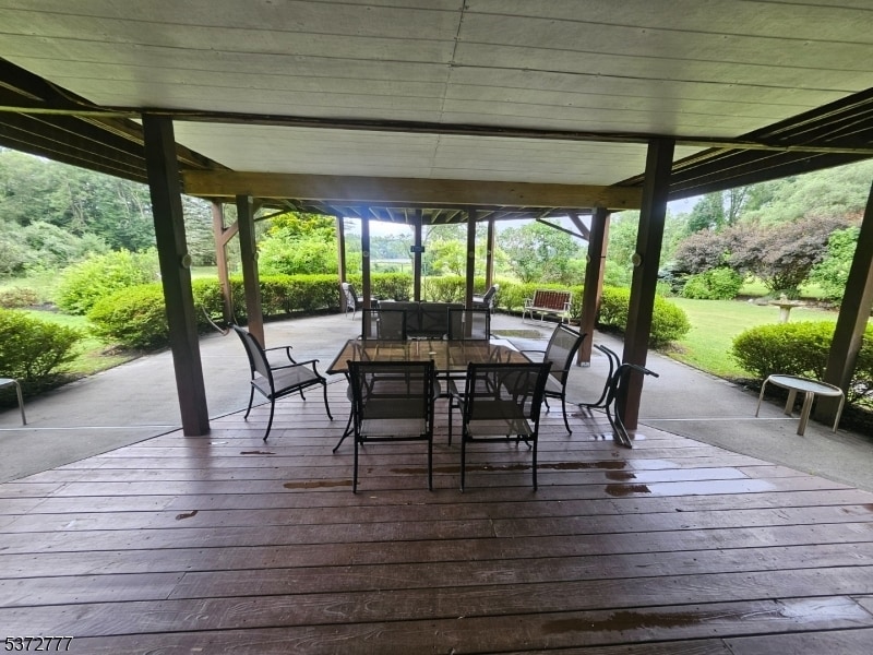 Primary Photo - 242 Clove Rd